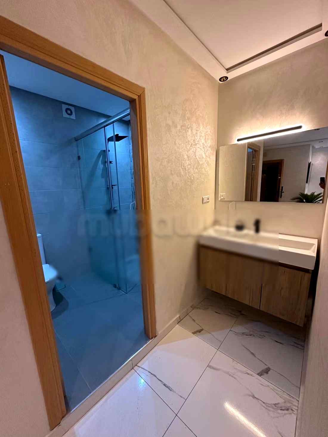 Location d'un appartement en Centre. 8 pièces. Ascenseur et places de parking - Photo 11